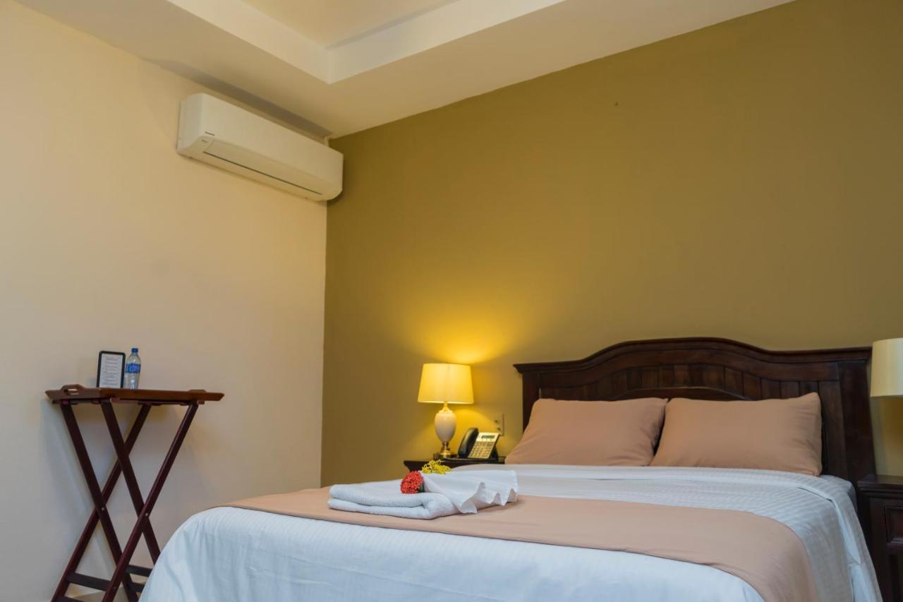 Farallones Hotel Чинандега Экстерьер фото