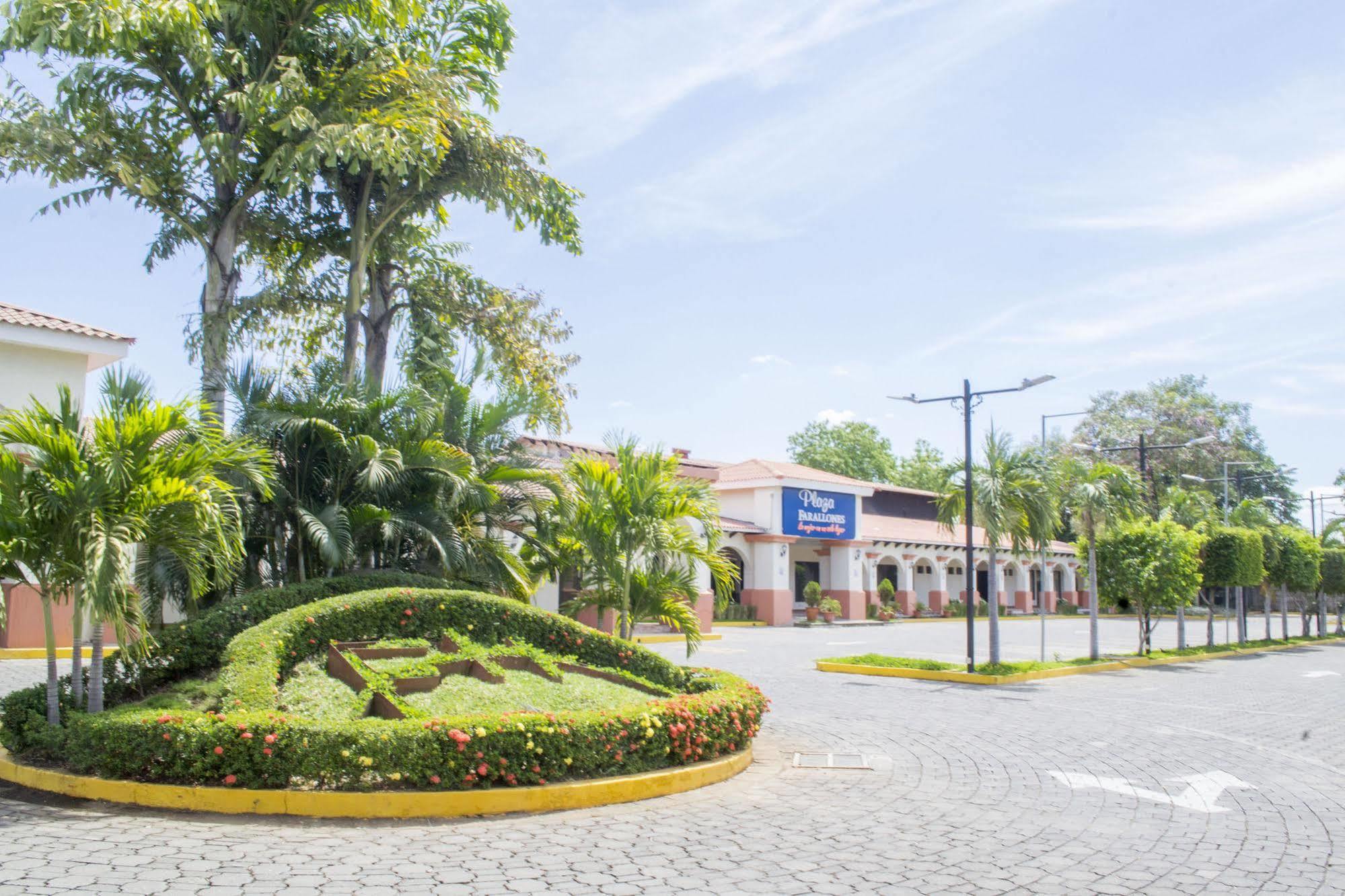 Farallones Hotel Чинандега Экстерьер фото